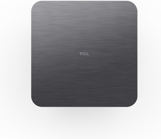 Bovenaanzicht van een donkergrijze, vierkante speaker met TCL logo.