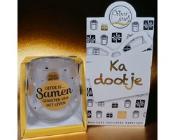 Wijnglas-Waterglas-Wijn-Water-Belgische-Chocolade-Kadootje-Liefde is...-Liefde is samen genieten van het leven-Valentijnsdag-Liefde-Verliefdheid-Verloofd-Verloving-Huwelijk-Bruiloft-Trouwerij-Huwelijkscadeau-Vriend-Vriendin-Relatie-Jubileum