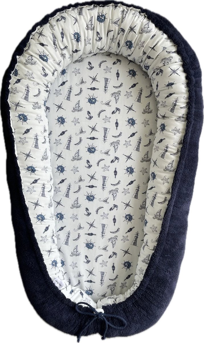 Julé Design babynestje marine blauw / nautisch zeilboot vuurtoren