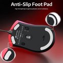 Onderkant van een rode gamingmuis met anti-slip voetjes en productinformatie.