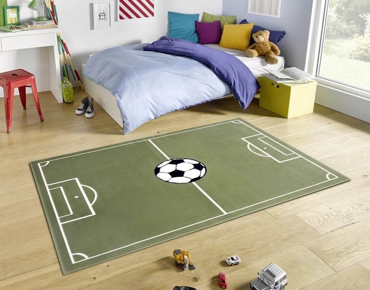 flycarpets Kinderkamer Laagpolig vloerkleed - Voetbalveld - Groen - 160x220 cm