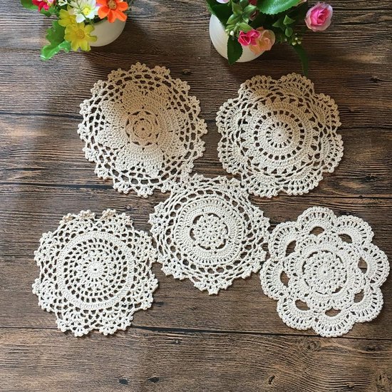 Handgemaakt Italiaans kanten tafelkleed - 140 cm diameter - - Catawiki