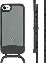 Coverzs Mat siliconen hoesje met koord geschikt voor iPhone SE 2022 / SE 2020 / iPhone 7 / 8 hoesje - telefoonkoord - doorzichtig telefoonhoesje - verstelbaar telefoonkoord (zwart)
