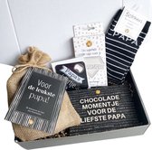 Cadeaupakket super papa - vaderdag - cadeau voor mannen - chocolade - sokken - geschenkset - geschenkdoos