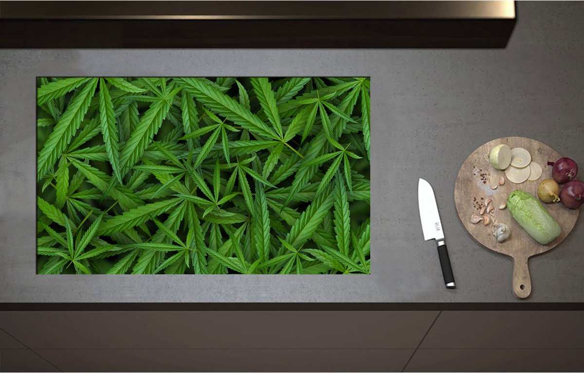 Inductieplaat Beschermer - Bovenaanzicht van Cannabis Planten - 85x51 cm - 2 mm Dik - Inductie Beschermer - Bescherming Inductiekookplaat - Kookplaat Beschermer van Wit Vinyl