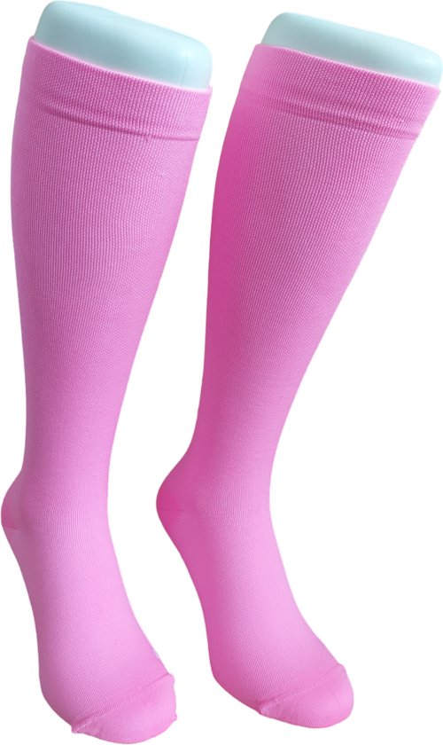 WeirdoSox - Compressie sokken - Knie hoogte - Steunkousen voor vrouwen en mannen - 1 paar - Fluor Roze 43/46 - Ideaal als compressiekousen hardlopen - compressiekousen vliegtuig