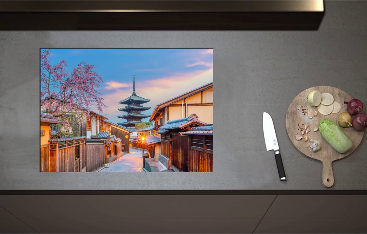 Inductieplaat Beschermer - Bloesemboom bij Boeddhistische Hōkan-ji Tempel in Kioto, Japan - 71x51 cm - 2 mm Dik - Inductie Beschermer - Bescherming Inductiekookplaat - Kookplaat Beschermer van Zwart Vinyl