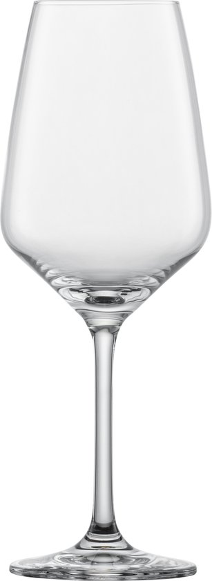 Close-up van de kelk en steel van een elegant, helder wijnglas.
