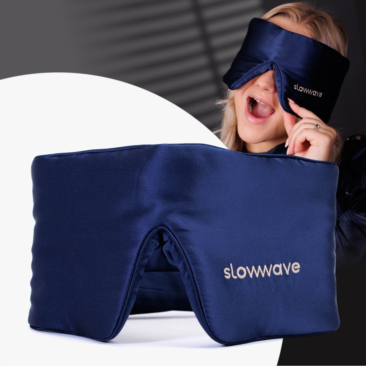 Bol.com Slowwave Premium Silk Sleep Mask - Zijden slaapmasker - 100% verduisterend - Supercomfortabel in alle slaapposities - Ec... aanbieding