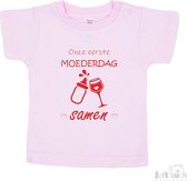 Soft Touch T-shirt Shirtje Korte mouw "Onze eerste moederdag samen!" Unisex Katoen Roze/rood Maat 62/68