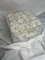 AG Luxurygifts longlife flowers - rozen box - cadeau - Rozen - bloemen - luxe cadeau - luxe - flower box - longlife - wit - bloemen - cadeau tip - Valentijnsdag