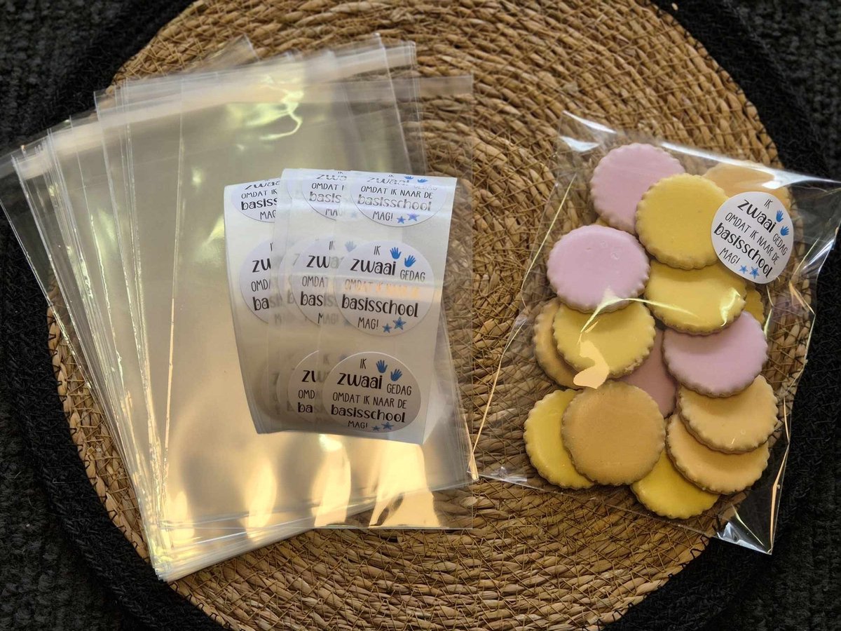 25 Uitdeelzakjes / Traktatie zakjes + 25 Stickers Ik zwaai gedag - Blauw - Basisschool - School traktaties - Cellofaan zakjes - Transparant - Snoep zakje | Peuterspeelzaal - Kinderopvang - Uitdelen - Afscheid