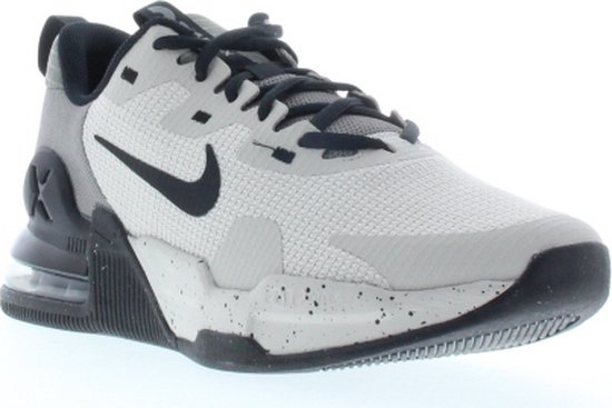 Nike air max alpha trainer 5 in de kleur grijs.