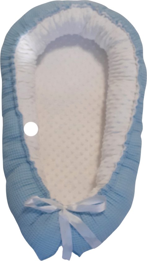 Comfortabel Babyblauw Babynestje met Zachte Witte Minky Fleece - Perfect voor Ontspannen Slaapjes!