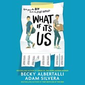 Boekcover van 'What If It's Us' met de tekst 'Are you the BOY from the POST OFFICE?'. Twee jonge mannen staan aan weerszijden van de titel. Links een man met een tas, rechts een man met een pakket.