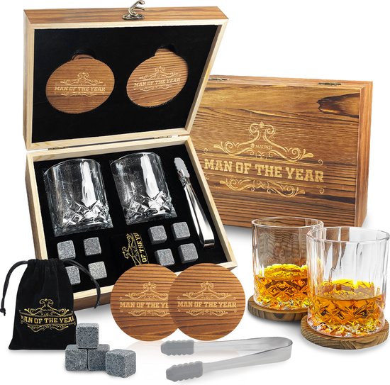 Foto: Malinsi houten whiskey set man of the year whiskeyglazen stones onderzetters zakje ijsblokjes tang whisky glazen cadeau voor man geschenkset mannen wiskey giftset man cadeauset