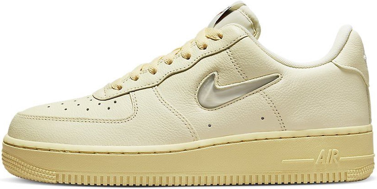 Nike Nike Air Force 1 ’07 LX Coconut Milk Sneakers Unisex Beige