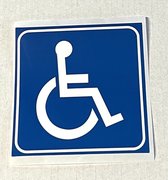 Gehandicapten sticker met rolstoel - blauw - Minder valide autosticker 8.5CM x 8.5CM