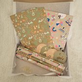 16 delig baby cadeau inpak set - 4 rollen Inpakpapier 30 x 200 CM - 4 Cadeauzakjes - 4 cadeau labels - 4 paperclips - Geboorte