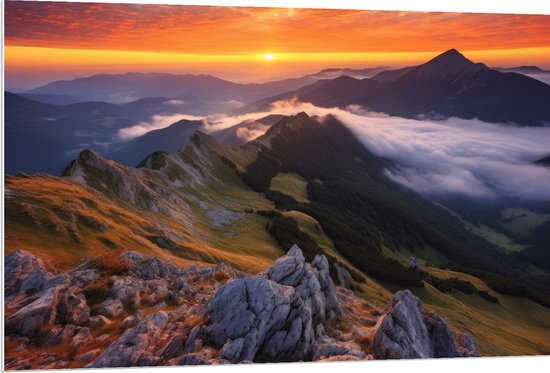 PVC Schuimplaat- Zon Zakkend achter Hoge Bergen - 120x80 cm Foto op PVC Schuimplaat