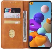 Smartphonica Samsung Galaxy A21 kunstleren hoesje met magnetische sluiting en pashouders book case - Bruin / Kunstleer / Book Case geschikt voor Samsung Galaxy A21