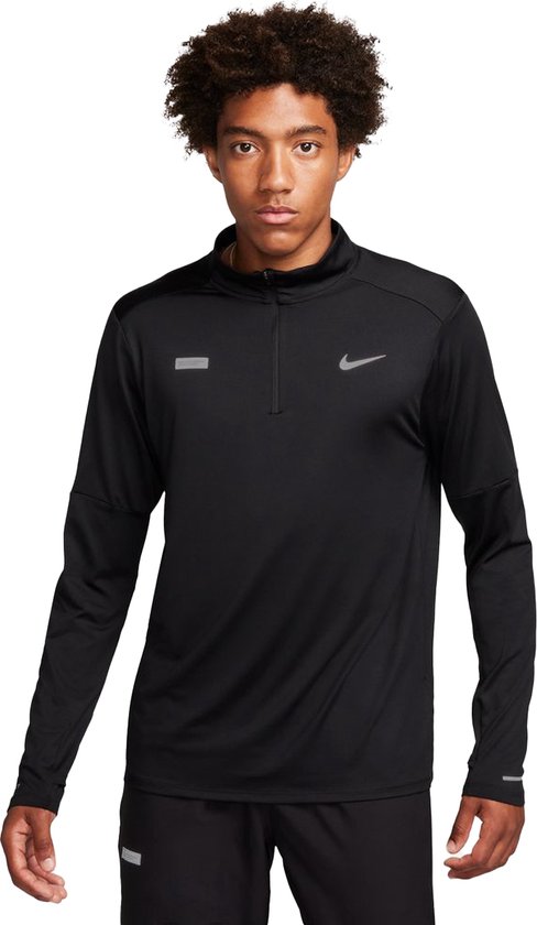Nike element flash dri-fit 1/2-zip top in de kleur zwart.