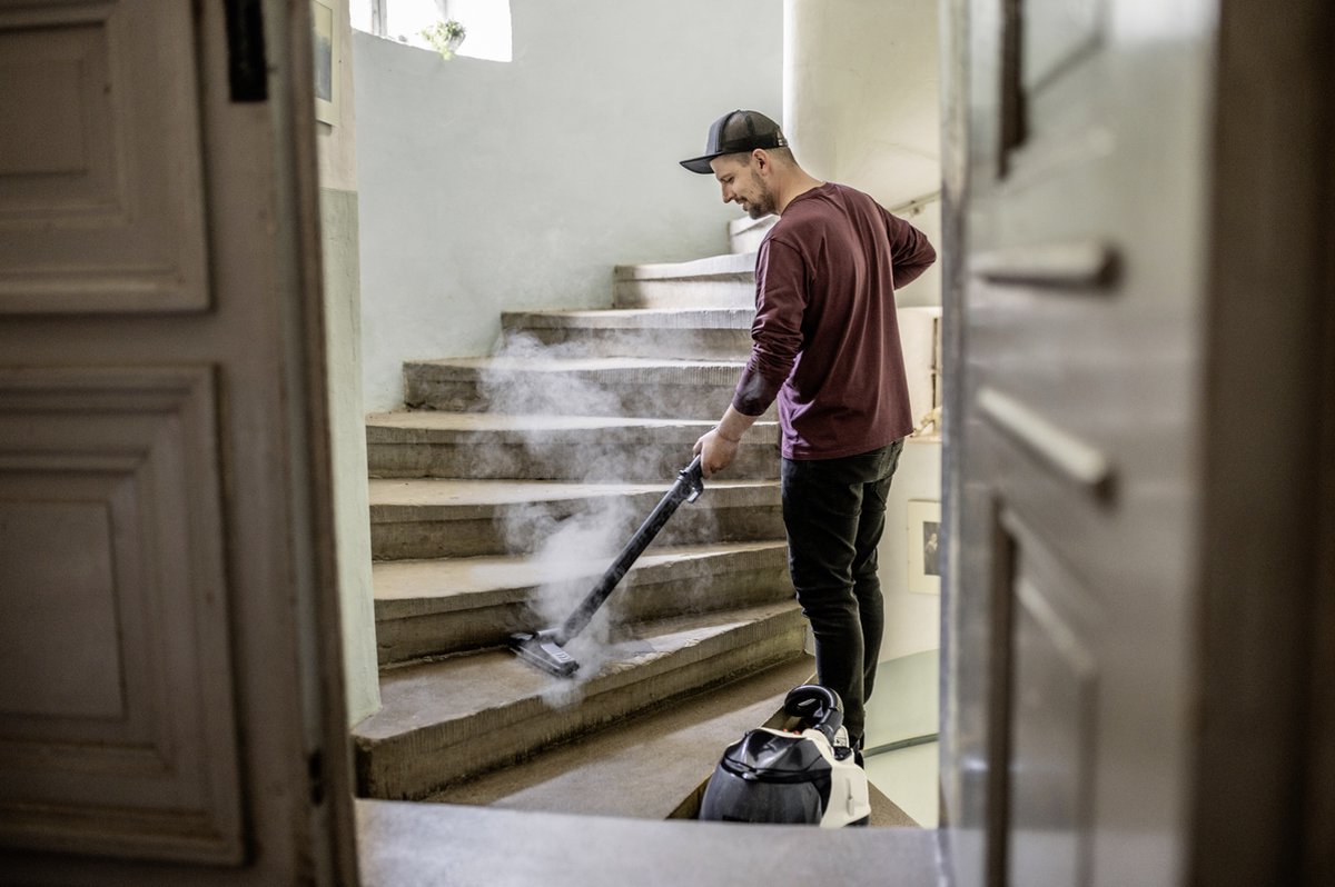 Kärcher SV 7 Stoomzuiger - Stomen, stofzuigen en drogen in één handeling - Opwarmtijd stoomreiniger: 5 min. - Stoomdruk 4 bar - Multi inzetbare reinigingsmachine voor oa. badkamer - vloeren - keuken - trap - garage - opfrissen van tapijt etc. – foto 6