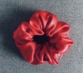 Scrunchie XL - satijn - satin - red - rood - handmade - elastiek - haarelastiek - haarscrunchie - handmade