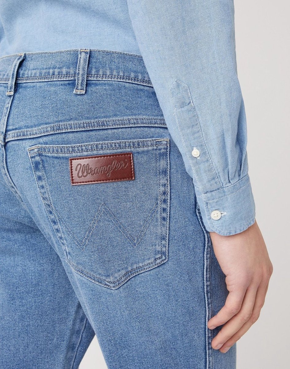Wrangler - TEXAS TAPER BLUE STONES REGULAR TAPERED - W29 X L32 | bol