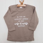 Shirt ik heb de ooievaar gebeld en een nichtje of neefje besteld | lange mouw | zand | maat 74 zwangerschap aankondiging bekendmaking baby