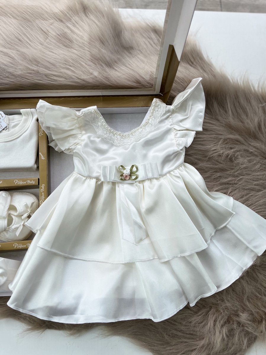 luxe feestjurk-bruidsjurk-Baby jurk-doopjurk -dooppakje-onderhemd-haarband-schoentjes- pasgeboren-new born-geschenkset -geschenkdoos-kraamcadeau-fotoshoot newborn-doopsel-4 delige set-ivoorkleur-wit-maat 56/62(0 tem 4 maanden) – foto 4
