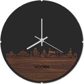 Skyline Klok Rond Hoorn Notenhout - Ø 44 cm - Stil uurwerk - Wanddecoratie - Meer steden beschikbaar - Woonkamer idee - Woondecoratie - City Art - Steden kunst - Cadeau voor hem - Cadeau voor haar - Jubileum - Trouwerij - Housewarming -
