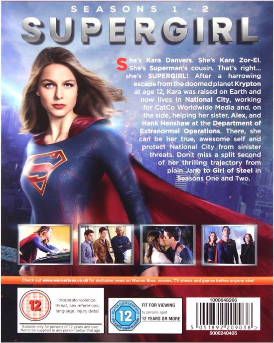 Supergirl staat in haar blauwe en rode kostuum met cape. Rechts staat een tekst over de serie "SUPERGIRL SEASONS 1 - 2". Vier kleinere afbeeldingen tonen scènes uit de serie.