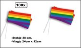 100x Zwaaivlaggetje Regenboog - stokje 38cm - vlag 24cm x 12cm - Festival thema feest verjaardag party pride
