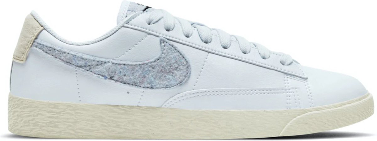 W Nike Blazer Low SE Sneakers Unisex Wit