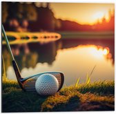 Dibond - Golf - Golfbal - Golfclub - Zonsondergang - Gras - Water - 50x50 cm Foto op Aluminium (Wanddecoratie van metaal)