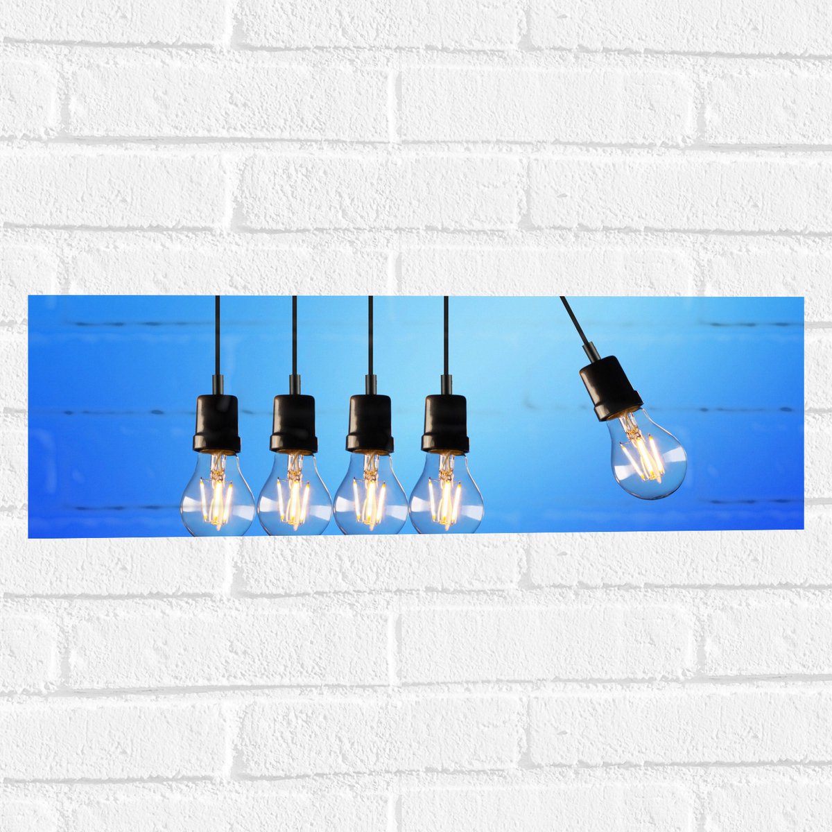 Muursticker - Gloeilamp - Verlicht - Hangen - 60x20 cm Foto op Muursticker