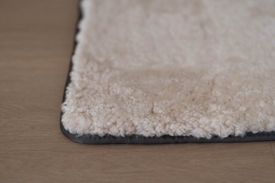 Yoga mat schapenvacht - Crossbreed schapenvacht, offwhite wol - Yogamat antislip - Extra comfortabel, natuurlijk & duurzaam materiaal van Yogi & Yogini — afbeelding 4