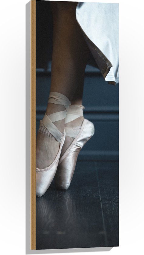 Hout - Ballerina aan het Dansen op Spitzen - 30x90 cm - 9 mm dik - Foto op Hout (Met Ophangsysteem)