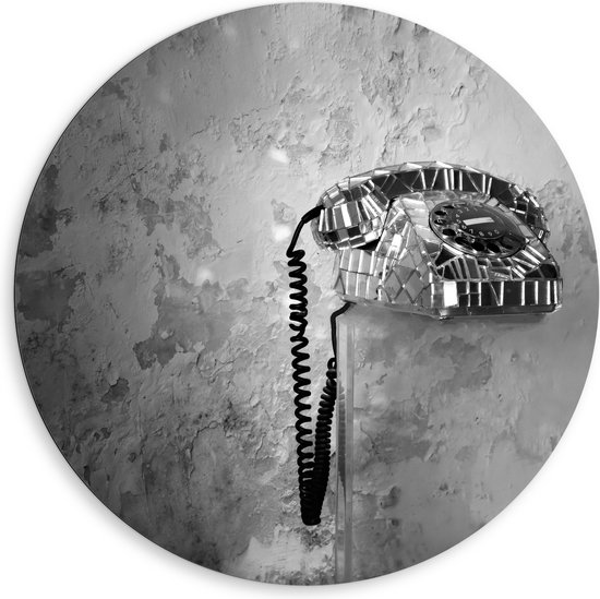 Dibond Muurcirkel - Vaste Telefoon tegen Gevlekte Muur (Zwart-wit) - 80x80 cm Foto op Aluminium Muurcirkel (met ophangsysteem)