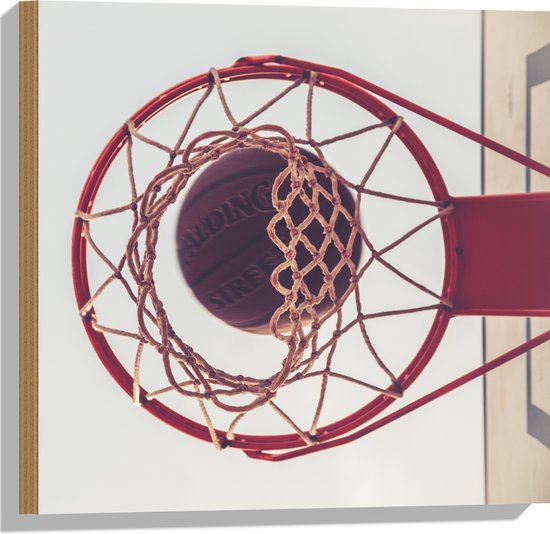 Hout - Basket door Basketbal Heen - 50x50 cm - 9 mm dik - Foto op Hout (Met Ophangsysteem)