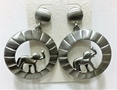Fashionidea – mooie grote ronde zilverkleurige oorbellen met olifant deco