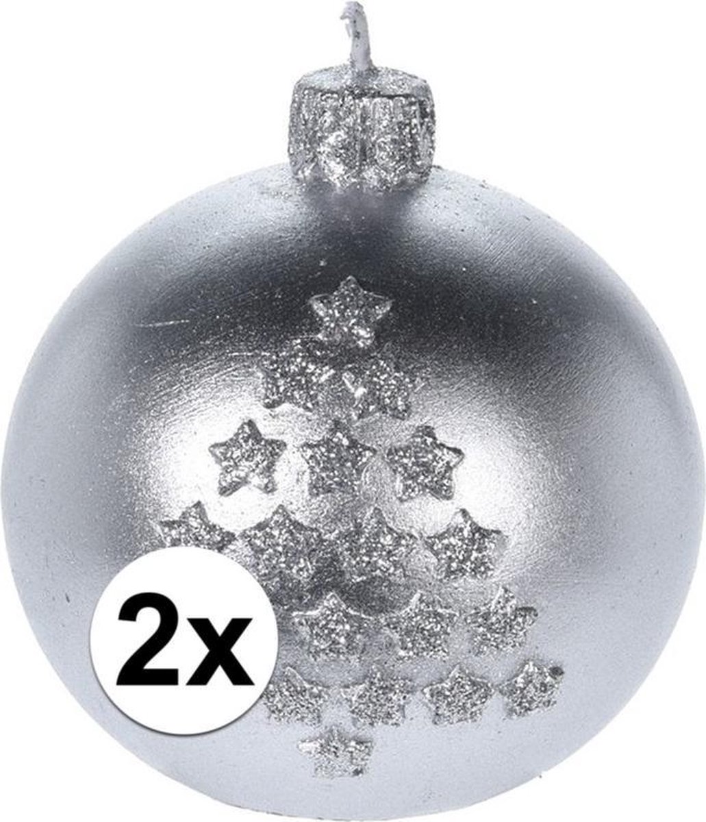 2x Kerst decoratie kaars zilveren kerstballen