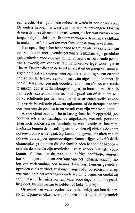 Tekstpagina met een boekpagina over familieopstellingen. De tekst bevat de titel 'Familieopstellingen met kinderen en jongeren'.