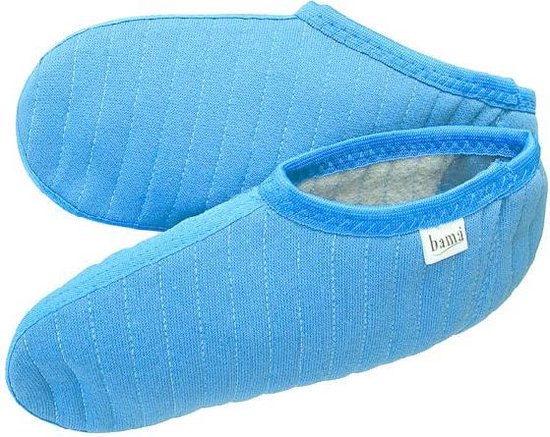 Paar lichtblauwe Bama sokken met verticale stiksels en label.