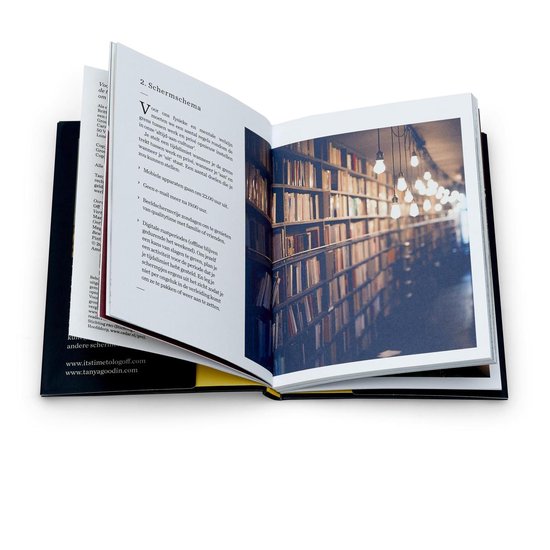 Open boek met een foto van een bibliotheek en tekst over schermafspraken.