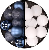 24x stuks kunststof kerstballen mix van donkerblauw en wit 6 cm - Kerstversiering