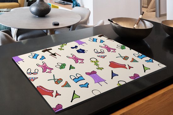 KitchenYeah® Inductie beschermer 76x51.5 cm - Lingerie - Ondergoed - Patroon - Kookplaataccessoires - Afdekplaat voor kookplaat - Inductiebeschermer - Inductiemat - Inductieplaat mat