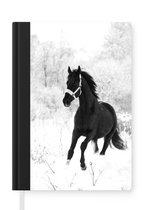 Notitieboek - Schrijfboek - Paard - Sneeuw - Bos - Notitieboekje klein - A5 formaat - Schrijfblok