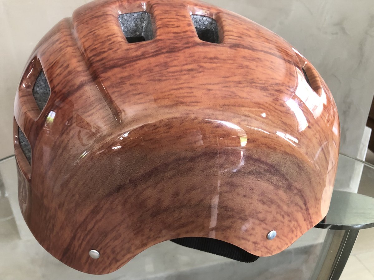 Safeways-helmets, uniek ontwerp KED Risco helm Mahony. maat M is 52-58cm